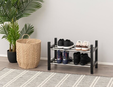 <p><strong><span>4LIVING Регулируема поставка за обувки </span></strong><br />• <strong>Материал: </strong>дъб, неръждаема стомана<br />• <strong>Размери: </strong>57-100 х 30 х 37 см<br />• <strong>Цвят: </strong>черен / инокс<br />•<strong> Тегло:</strong> 2,35 кг<br /><strong>Производител: Tammer Brands/ Финландия</strong></p><br />Марка: 4LIVING <br />Модел: TB 4Living 607206<br />Доставка: 2-4 работни дни<br />Гаранция: 2 години