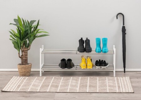 <p><strong><span>4LIVING Регулируема поставка за обувки </span></strong><br />• <strong>Материал: </strong>дъб, неръждаема стомана<br />• <strong>Размери: </strong>57-100 х 30 х 37 см<br />• <strong>Цвят: </strong>бяло / инокс<br />•<strong> Тегло:</strong> 2,35 кг<br /><strong>Производител: Tammer Brands/ Финландия</strong></p><br />Марка: 4LIVING <br />Модел: TB 4Living 239659<br />Доставка: 2-4 работни дни<br />Гаранция: 2 години