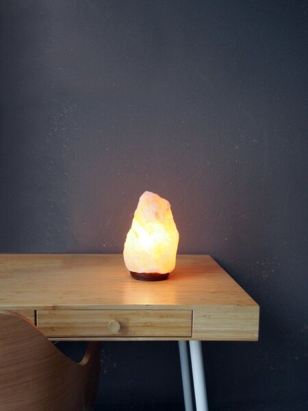 <p><strong><span>4LIVING Лампа от хималайска сол </span></strong><br />• <strong>Материал: </strong>хималайска сол, основа от акациево дърво<br /><strong>• Тегло на солния кристал</strong>: 2 - 3 кг<br />• <strong>Размери на лампата: </strong>12,5 x 12,5 x 20 см<br />•<strong> Със сменяема крушка тип E14 <br />• 15 W, 230 V<br />• Тегло: </strong>2,4 кг<strong><br /></strong><strong>Производител: Tammer Brands/ Финландия</strong><strong></strong></p><br />Марка: 4LIVING <br />Модел: TB 4Living 216212<br />Доставка: 2-4 работни дни<br />Гаранция: 2 години