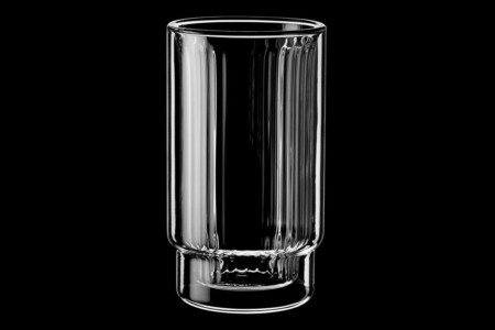 <p><strong>MAKU Комплект от 2бр оребрени двустенни чаши - 300мл.</strong><br /><strong>• Материал:</strong><span> боросиликатно стъкло<br /><strong>• С двойни стени, вътрешната е оребрена</strong></span><br /><strong>• Размери на опаковката:</strong><span> 17,5 х 9 х 15,5 см.<br /></span><strong>• Тегло: </strong><span>0,390 кг.<br /><strong>• Вместимост на 1 бр чаша:</strong> 0,300 л.<br /><strong>• Не са подходящи за съдомиялна машина<br /></strong></span><strong>Производител: Tammer Brands/ Финландия</strong></p><br />Марка: MAKU <br />Модел: TB MAKU 651980<br />Доставка: 2-4 работни дни<br />Гаранция: 2 години