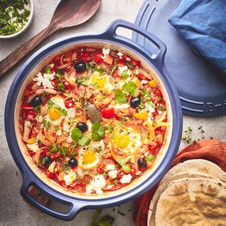 <p><span style="font-size: medium;"><strong>EMILE HENRY Керамична  плитка тенджера с капак “Sublime“ Ø 38см </strong></span><br /><span>• </span><strong>Ръчно изработена от 100% естествени материали<br />• Устойчива на температури: </strong><span>- 20ºС до + 290ºС</span><strong><br />• Равномерно разпределение на топлината<br />• Задържа топлината на ястието по-дълго от обикновените съдове<br />• Висока устойчивост на надраскване <br /></strong><span>• </span><strong>Материал: <span style="color: #ff0000;">Flame® ceramic</span></strong><span> /керамика/</span><br /><span>• </span><strong>Без съдържание на олово, кадмий и никел</strong><br /><span>• </span><strong>Размери:</strong><span> 38 х 33 х 135 см (ДхШхВ)</span><br /><span>• </span><strong>Вместимост:</strong><span> 3,2 л</span><br /><span>• </span><strong>Размери на опаковката:</strong><span> 44 х 38,5 х 22 см (ДхШхВ)</span><br /><span>• </span><strong>Тегло с опаковката:</strong><span> 5 кг</span><br /><span>• </span><strong>Цвят:</strong><span> черен</span><br /><strong>• Подходяща за: </strong><span>газови, електрически, керамични и халогенни котлони </span><br /><strong>• Подходяща за: </strong><span>фурна / микровълнова фурна / фризер / съдомиялна машина</span><br /><strong>Производител: EMILE HENRY / Франция</strong></p><br />Марка: Emile Henry <br />Модел: EH 4793-77<br />Доставка: 2-4 работни дни<br />Гаранция: 2 години