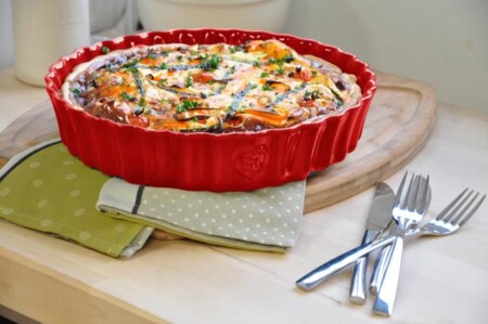 <p><span style="color: #000000;"><strong>EMILE HENRY Керамична дълбока форма за тарт "DEEP FLAN DISH" </strong></span><br /><span style="color: #000000;">• <strong>Ръчно изработена от 100% естествени материали<br />• Устойчива на температури: </strong>- 20º С до + 270º С<strong><br />• Равномерно разпределение на топлината<br />• Задържа топлината на ястието по-дълго от обикновените съдове<br />• Висока устойчивост на надраскване <br /></strong>• </span><strong><span style="color: #000000;">Материал:</span>  <span style="color: #ff0000;">HR® Ceramic (High Resistance) <span style="color: #000000;">/ </span></span></strong><span style="color: #ff0000;"><span style="color: #000000;">Високо устойчива керамика</span></span><strong><span style="color: #ff0000;"><span style="color: #000000;"> / </span><br /><span style="color: #000000;">• Без съдържание на олово, кадмий и никел</span><br /><span style="color: #000000;">• Външен диаметър: </span></span></strong><span style="color: #ff0000;"><span style="color: #000000;">Ø </span></span><span style="color: #ff0000;"><span style="color: #000000;">28 см</span></span><span style="color: #ff0000;"><br /><strong><span style="color: #000000;">• Вътрешен диаметър: </span></strong><span style="color: #000000;">Ø</span><span style="color: #000000;"> 26,5</span><span style="color: #000000;"> см<br />• <strong>Височина:</strong> 6 см<br /></span></span><span style="color: #ff0000;"><span style="color: #000000;">• <strong>Вместимост:</strong> 1,98 литра</span><br /><span style="color: #000000;"><strong>• Тегло: </strong>1,38 кг<br /><strong>• Брой порции:</strong> 6 - 8</span><br /><span style="color: #000000;">• <strong>Цвят: </strong>перлено сив</span><br /><span style="color: #000000;">• <strong>Подходяща за: </strong>фурна / микровълнова фурна / фризер / съдомиялна машина</span><br /><strong><span style="color: #000000;">Производител: EMILE HENRY / Франция</span></strong></span></p><br />Марка: Emile Henry <br />Модел: EH 6028-80<br />Доставка: 2-4 работни дни<br />Гаранция: 2 години