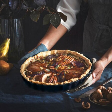 <p><span style="color: #000000;"><strong>EMILE HENRY Керамична дълбока форма за тарт "TART DISH" </strong></span><br /><span style="color: #000000;">• <strong>Ръчно изработена от 100% естествени материали<br />• Устойчива на температури: </strong>- 20º С до + 270º С<strong><br />• Равномерно разпределение на топлината<br />• Задържа топлината на ястието по-дълго от обикновените съдове<br />• Висока устойчивост на надраскване <br /></strong>• </span><strong><span style="color: #000000;">Материал:</span>  <span style="color: #ff0000;">HR® Ceramic (High Resistance) <span style="color: #000000;">/ </span></span></strong><span style="color: #ff0000;"><span style="color: #000000;">Високо устойчива керамика</span></span><strong><span style="color: #ff0000;"><span style="color: #000000;"> / </span><br /><span style="color: #000000;">• Без съдържание на олово, кадмий и никел</span><br /><span style="color: #000000;">• Външен диаметър: </span></span></strong><span style="color: #ff0000;"><span style="color: #000000;">Ø </span></span><span style="color: #ff0000;"><span style="color: #000000;">29,5 см<br /><strong>• Външна височина:</strong> 4 см</span></span><span style="color: #ff0000;"><br /><strong><span style="color: #000000;">• Вътрешен диаметър: </span></strong><span style="color: #000000;">Ø</span><span style="color: #000000;"> 28</span><span style="color: #000000;"> см<br />• <strong>Вътрешна височина:</strong> 3,2 см<br /></span></span><span style="color: #ff0000;"><span style="color: #000000;">• <strong>Вместимост:</strong> 1,3 литра</span><br /><span style="color: #000000;"><strong>• Тегло: </strong>1,25 кг<br /><strong>• Порции:</strong> 6</span><br /><span style="color: #000000;">• <strong>Цвят: </strong>светло сив</span><br /><span style="color: #000000;">• <strong>Подходяща за: </strong>фурна / микровълнова фурна / фризер / съдомиялна машина</span><br /><strong><span style="color: #000000;">Производител: EMILE HENRY / Франция</span></strong></span></p><br />Марка: Emile Henry <br />Модел: EH 6031-01<br />Доставка: 2-4 работни дни<br />Гаранция: 2 години