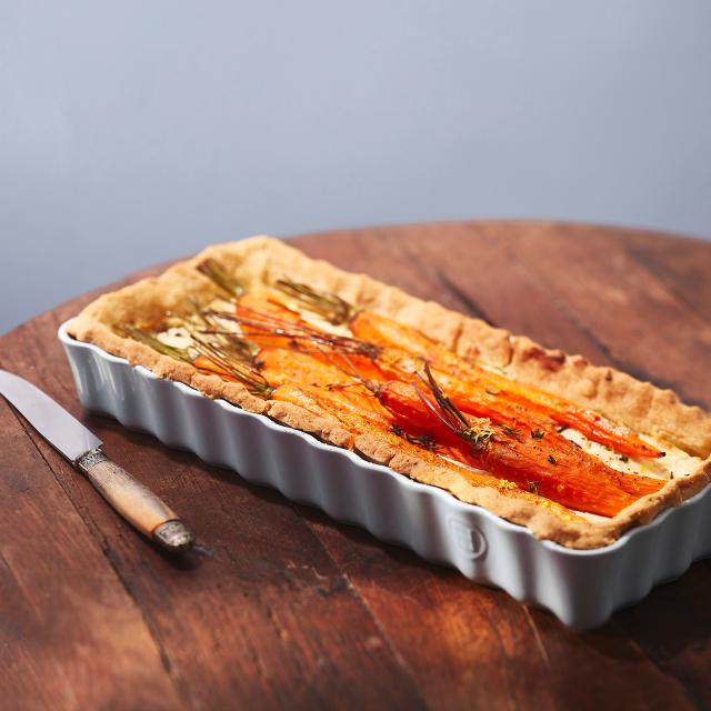 <p><span style="color: #000000;"><strong>EMILE HENRY Керамична плитка провоъгълна форма за тарт "SLIM RECTANGULAR TART DISH" </strong></span><br /><span style="color: #000000;">• <strong>Ръчно изработена от 100% естествени материали<br />• Устойчива на температури: </strong>- 20º С до + 270º С<strong><br />• Равномерно разпределение на топлината<br />• Задържа топлината на ястието по-дълго от обикновените съдове<br />• Висока устойчивост на надраскване <br /></strong>• </span><strong><span style="color: #000000;">Материал:</span>  <span style="color: #ff0000;">HR® Ceramic (High Resistance) <span style="color: #000000;">/ </span></span></strong><span style="color: #ff0000;"><span style="color: #000000;">Високо устойчива керамика</span></span><strong><span style="color: #ff0000;"><span style="color: #000000;"> / </span><br />• <span style="color: #000000;">Без съдържание на олово, кадмий и никел</span><br /><span style="color: #000000;">• Външен размер вкл.дръжките: </span></span></strong><span style="color: #ff0000;"><span style="color: #000000;">36,5 х 15 х 5 см</span></span><span style="color: #ff0000;"><br /><strong><span style="color: #000000;">• Вътрешен размер: </span></strong><span style="color: #000000;">34,5 х 13 х 4</span><span style="color: #000000;"> см<br /></span></span><span style="color: #ff0000;"><span style="color: #000000;">• <strong>Вместимост:</strong> 1,3 литра</span><br /><span style="color: #000000;"><strong>• Тегло: </strong>1,09 кг<br /><strong>• Брой порции:</strong> 6 - 8 </span><br /><span style="color: #000000;">• <strong>Цвят: </strong>перлено сив</span><br /><span style="color: #000000;">• <strong>Подходяща за: </strong>фурна / микровълнова фурна / фризер / съдомиялна машина</span><br /><strong><span style="color: #000000;">Производител: EMILE HENRY / Франция</span></strong></span></p><br />Марка: Emile Henry <br />Модел: EH 6034-80<br />Доставка: 2-4 работни дни<br />Гаранция: 2 години