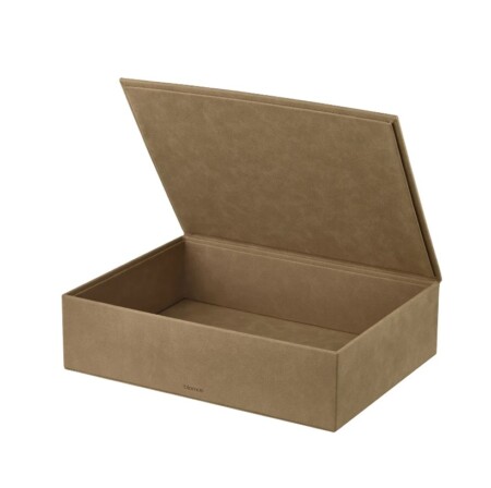 <p><span style="font-size: small;"><strong>BLOMUS Комплект от 2 бр кутии за съхранение “SAHLA“</strong></span><br />• <strong>Размер на малката кутия:</strong> 25 х 35 х 7 см<br /> • <strong>Размер на голямата кутия: </strong>30 х 40 х 11 см<br /><strong>• Малката кутия се събира в голямата<br />• Цвят:</strong> кафяв (Indian Tan) <br /><strong>• Тегло:</strong> 1,95 кг<br />•<strong> Материал:</strong> изкуствена кожа тип велур<br /><strong>• Производител:</strong> BLOMUS, Германия <br /><em><strong>DESIGN:</strong> <strong>Studio blomus</strong></em></p><br />Марка: BLOMUS <br />Модел: BLOMUS 68327<br />Доставка: 2-4 работни дни<br />Гаранция: 2 години