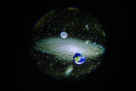 <p><strong>FINNLUMOR Лампа проектор - Галактика</strong><br /><strong>• Размери:</strong><span> 12</span><span> х 11 x 13 см.<br /><strong>• Тегло: </strong>0,330 кг.<br /><span><strong>• Материал:</strong> пластмаса<strong><br />• Включени 4 диска</strong><br /></span></span><span><span><strong>• Включен USB кабел</strong></span></span><br /><strong>Производител: Tammer Brands/ Финландия</strong></p><br />Марка: FINNLUMOR <br />Модел: TB Finnlumor 648205<br />Доставка: 2-4 работни дни<br />Гаранция: 2 години