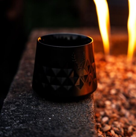 <p><strong>VISKI Термочаша (без капак) с вакуумна изолация и керамично покритие “PARAGON“ - 237 мл - цвят обсидиан</strong><br /><strong>• Материал: </strong><span>неръждаема стомана</span><br /><strong>• Керамично покритие във вътрешността<br />• Двойни стени с вакуумна изолация</strong><br /><strong>• Размер:</strong><span> 10 х 10 х 7,6 см</span><br /><strong>• Тегло: </strong><span>0,130 кг.<br /><strong>• Цвят:</strong> обсидиан</span><br /><strong>• Вместимост: </strong><span>237 мл</span><br /><strong>• Само ръчно измиване</strong><span><br /></span><strong>Производител:</strong><span> Viski® / САЩ</span><br /><br /></p><br />Марка: TRUEBRANDS <br />Модел: VISKI 11582<br />Доставка: 2-4 работни дни<br />Гаранция: 2 години