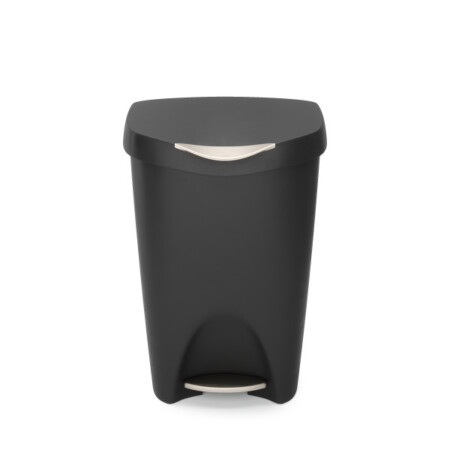 <p><strong>UMBRA Кош за отпадъци с педал “BRIM“ - черен/никел - 50 л.</strong><br /><span><strong>• </strong></span><strong>Цвят:</strong><span> черен/никел<br /><strong>• Материал:</strong> полипропилен</span><br /><strong>• Размер:</strong><span> 64 x 43 x 33 см.</span><br /><strong>• Тегло:</strong><span> 2,590 кг<br /><strong>• Вместимост:</strong> 50 л.</span><br /><strong>Производител: UMBRA / Канада</strong><br /><em><strong>DESIGN: DAVID QUAN</strong></em></p><br />Марка: Umbra HK Limited <br />Модел: UMBRA 1021550-047<br />Доставка: 2-4 работни дни<br />Гаранция: 2 години