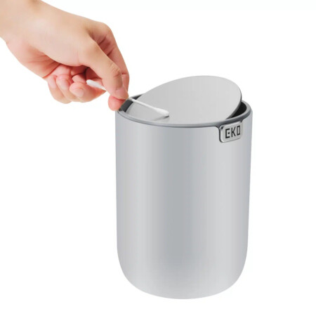 <p><strong>EKO Кошче за маса &ldquo;FANDY - 2,2л</strong><br /><span>&bull;&nbsp;</span><strong>Цвят:</strong><span>&nbsp;бял</span><br /><span>&bull;&nbsp;</span><strong>Материал:</strong><span>&nbsp;пластмаса, неръждаема стомана</span><br /><span>&bull;&nbsp;</span><strong>Вместимост:</strong><span>&nbsp;2,2 литра</span><br /><span>&bull;&nbsp;</span><strong>Размери:</strong><span>&nbsp;&Oslash; 13 х 18 см (h)</span><br /><strong>Производител: EKO EUROPE / Холандия</strong></p><br />Марка: EKO-EUROPE <br />Модел: EKO 920622 - Grey<br />Доставка: 2-4 работни дни<br />Гаранция: 2 години