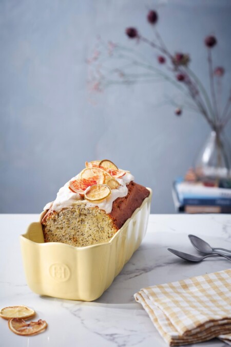 <p><span style="color: #000000;"><strong>EMILE HENRY Керамична форма "MADELEINE LOAF DISH" </strong></span><br /><span style="color: #000000;">&bull; <strong>Ръчно изработена от 100% естествени материали<br />&bull; Устойчива на температури: </strong>- 20&ordm; С до + 270&ordm; С<strong><br />&bull; Равномерно разпределение на топлината<br />&bull; Задържа топлината на ястието по-дълго от обикновените съдове<br />&bull; Висока устойчивост на надраскване&nbsp;<br /></strong>&bull; </span><strong><span style="color: #000000;">Материал:</span>&nbsp;&nbsp;<span style="color: #ff0000;">HR&reg; Ceramic (High Resistance) <span style="color: #000000;">/ </span></span></strong><span style="color: #ff0000;"><span style="color: #000000;">Високо устойчива керамика</span></span><strong><span style="color: #ff0000;"><span style="color: #000000;"> / </span><br /><span style="color: #000000;">&bull; Без съдържание на олово, кадмий и никел</span><br /><span style="color: #000000;">&bull;&nbsp;Размери: </span></span></strong><span style="color: #ff0000;"><span style="color: #000000;">29 х</span></span><span style="color: #ff0000;"><span style="color: #000000;">&nbsp;</span></span><span style="color: #ff0000;"><span style="color: #000000;">13,5 х 9</span></span><span style="color: #ff0000;"><span style="color: #000000;">&nbsp;см</span></span><span style="color: #ff0000;"><br /></span><span style="color: #ff0000;"><span style="color: #000000;"><strong>&bull; Максимална&nbsp;вместимост: </strong>2 литра<br /><strong>&bull; Използваема вместимост:</strong> 1,8 литра<br /></span><span style="color: #000000;"><strong>&bull; Тегло: </strong>1,26 кг</span><br /><span style="color: #000000;">&bull; <strong>Цвят: </strong>бледо жълт</span><br /><span style="color: #000000;">&bull; <strong>Подходяща за: </strong>фурна / микровълнова фурна / фризер / съдомиялна машина</span><br /><strong><span style="color: #000000;">Производител: EMILE HENRY / Франция</span></strong></span></p><br />Марка: Emile Henry <br />Модел: EH 6353-89<br />Доставка: 2-4 работни дни<br />Гаранция: 2 години