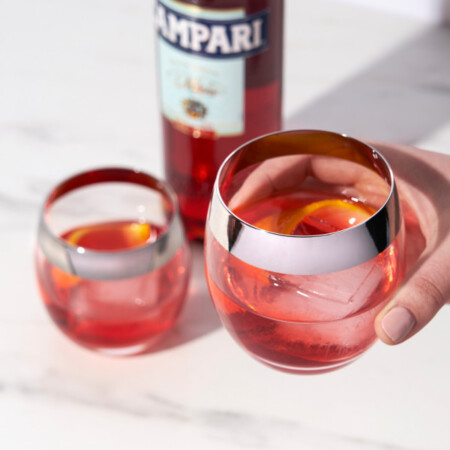 <p><strong>VISKI Кристални чаши с хромиран ръб &ldquo;IRVING&ldquo; 2 бр.</strong><br /><strong>&bull; В комплект 2 бр. чаши<br />&bull; Материал: </strong>безоловен кристал<br /><strong>&bull; Размер на 1 бр. чаша:&nbsp;</strong><span>8,3</span><span>&nbsp;х 8,9 см. (ШхВ)</span><br /><strong>&bull; Вместимост на 1 бр. чаша:</strong><span>&nbsp;266 мл<br /></span><strong>&bull; Тегло без опаковка:&nbsp;</strong>0,180 кг<br /><strong>&bull; Размер на опаковката:&nbsp;</strong><span>20,6 х 10,8 х 10,3 см (ДхШхВ)</span><br /><strong>&bull; Тегло с опаковка:&nbsp;</strong><span>0,498 кг<br /><strong>&bull; Ръчно измиване</strong></span><br /><strong>Производител:</strong><span>&nbsp;Viski&reg; / САЩ</span></p><br />Марка: TRUEBRANDS <br />Модел: VISKI 3468<br />Доставка: 2-4 работни дни<br />Гаранция: 2 години