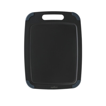 <p><strong>ZYLISS Дъска за рязане - размер M - черна</strong><br /><strong>&bull; Материал:</strong><span>&nbsp;рециклирани дървесни влакна с FSC сертификат, което означава, че идва от устойчиво управлявани гори, силикон</span><br /><strong>&bull; Размери:</strong><span>&nbsp;27,4 х 36,8 х 0,6 см.</span><br /><strong>&bull; Тегло:</strong><span>&nbsp;0,820 кг.</span><strong><br /></strong><strong>&bull; Неплъзгащи се силиконови крачета<br />&bull; Измиване на ръка</strong><br /><strong>Производител: ZYLISS / Швейцария&nbsp;</strong></p><br />Марка: ZYLISS <br />Модел: ZYLISS 910065<br />Доставка: 2-4 работни дни<br />Гаранция: 2 години