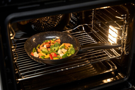 <p><strong>&ldquo;ZYLISS ULTIMATE CERAMIC&ldquo; - Индукционен тиган с керамично покритие - &Oslash; 28 см.</strong><br /><strong>&bull;&nbsp;Материал:</strong>&nbsp;рециклиран кован алуминий<br /><strong>&bull;&nbsp;Покритие:</strong>&nbsp;Керамично покритие&nbsp;<strong><br /></strong><strong><span style="color: #ff0000;">&bull;&nbsp;100% без PFOA</span>&nbsp;(перфлуороктанова киселина)<br /></strong><strong><span style="color: #ff0000;">&bull;&nbsp;100% без PTFE</span>&nbsp;(политетрафлуоретилен)<br /></strong><strong><span style="color: #ff0000;">&bull;&nbsp;100% без PFAS&nbsp;</span>(полифлоурирани алкилни вещества)<br /></strong><strong><span style="color: #ff0000;">&bull;&nbsp;100% БЕЗ ТОКСИНИ</span><br /></strong><strong>&bull;&nbsp;Диаметър:</strong>&nbsp;&Oslash; 28 см.<br /><strong>&bull;&nbsp;Височина:</strong>&nbsp;6,8 см.<br /><strong>&bull;&nbsp;Дължина (вкл дръжката):</strong>&nbsp;46,9 см.<br /><strong>&bull; Подходящ за фурна&nbsp;до 180&deg;С<br /></strong><strong>&bull;&nbsp;П</strong><strong>репоръчва миене на ръка<br /></strong><strong>Производител: ZYLISS / Швейцария<br /></strong><strong>Подходящ за:&nbsp;</strong></p>
<p><img src="https://www.vip-giftshop.com/media//file_12.jpg" alt="" width="250" /></p><br />Марка: ZYLISS <br />Модел: ZYLISS 980288<br />Доставка: 2-4 работни дни<br />Гаранция: 2 години