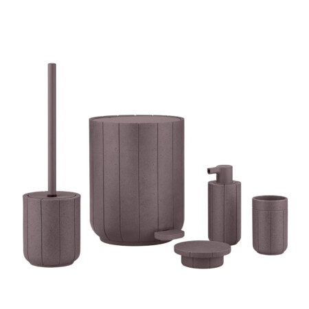 <p><strong>BLOMUS Поставка за сапун KUA </strong><br /><strong>&bull; Височина:</strong><span>&nbsp;3 см.</span><br /><strong>&bull; Диаметър:&nbsp;</strong><span>&Oslash;11 см.<br /></span><strong>&bull;&nbsp;Цвят:</strong><span>&nbsp;кедрово дърво (Cedar Wood)</span><br /><strong>&bull; Материал:&nbsp;</strong><span>рециклиран полирезин</span><br /><strong>&bull; Производител:&nbsp;BLOMUS, Германия)<br /></strong><em><strong>DESIGN:</strong>&nbsp;<strong>Anton Bj&ouml;rsing</strong></em><strong>&nbsp;</strong></p><br />Марка: BLOMUS <br />Модел: BLOMUS 67383<br />Доставка: 2-4 работни дни<br />Гаранция: 2 години