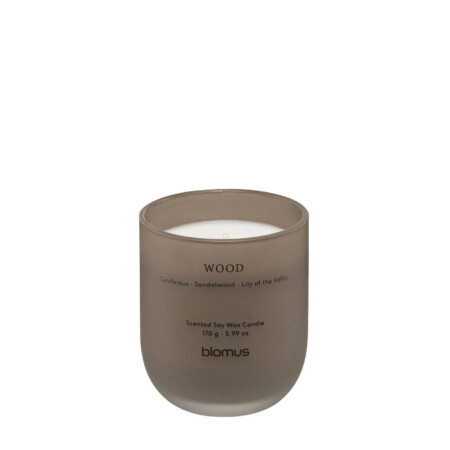 <p><strong>BLOMUS Ароматна свещ TUOKSU, размер S - аромат Wood</strong><br /><span><strong>&bull; Буркан от цветно стъкло<br />&bull;&nbsp;Материал:&nbsp;</strong>стъкло, MDF, естествен соев восък<br /><strong>&bull; Без съдържание на палмово масло </strong></span><span><br /></span><span><strong><span>&bull; Размер:&nbsp;</span></strong><span>&Oslash; 7</span><span>&nbsp;х 8 см.<br /></span></span><span><span><strong>&bull; Време на горене: </strong>до 35 часа</span><br /><strong>&bull;&nbsp;Цвят:</strong>&nbsp;опушено кафяво (Coffee)<br /><strong>&bull; Аромат:&nbsp;</strong>Wood (бор, сандалово дърво и момина сълза)<br /><strong>Производител:&nbsp;BLOMUS / Германия</strong></span></p><br />Марка: BLOMUS <br />Модел: BLOMUS 69284<br />Доставка: 2-4 работни дни<br />Гаранция: 2 години