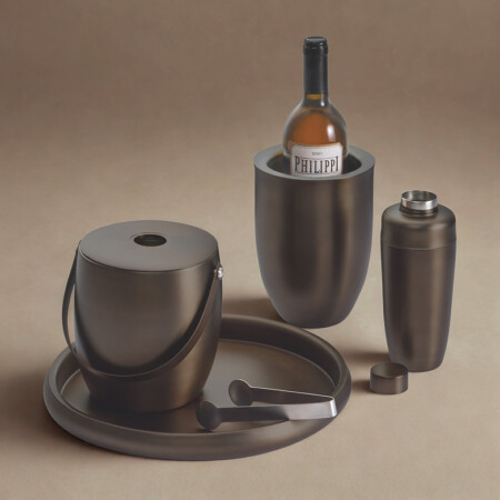<p><span style="font-size: medium;"><span style="font-size: small;"><strong>PHILIPPI Двустенен съд за лед с щипки &ldquo;HEMINGWAY&ldquo;</strong></span><br /><span style="font-size: small;"><strong>&bull; Материал: </strong>прахово боядисана&nbsp;неръждаема стомана<br /><strong>&bull; С двойни стени<br />&bull; С включени щипки за лед<br />&bull; Цвят</strong>: кафяв<br /><strong>&bull; Размер:</strong>&nbsp;16 x 16 x 17 (h) см<br /><strong>&bull; Тегло:</strong> 1 кг</span><br /><span style="font-size: small;"><strong>Производител: </strong>PHILIPPI / Германия</span><br /><strong><em><span style="font-size: small;">DESIGNER: Flip </span></em></strong></span></p><br />Марка: PHILIPPI <br />Модел: PH 116016<br />Доставка: 2-4 работни дни<br />Гаранция: 2 години