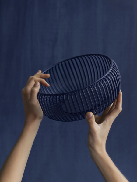 <p><strong>BLOMUS Фруктиера &ldquo;LITO&ldquo; </strong><br /><span>&bull;&nbsp;</span><strong>Цвят:</strong><span>&nbsp; син (Ocean Cavern)</span><br /><span>&bull;&nbsp;</span><strong>Диаметър:</strong><span>&nbsp;25 см</span><br /><span>&bull;&nbsp;</span><strong>Височина:</strong>&nbsp;9,5<span>&nbsp;см<br /><strong>&bull; Тегло:</strong> 1 кг</span><br /><span>&bull;&nbsp;</span><strong>Материал:</strong><span>&nbsp;прахово боядисана неръждаема стомана</span><br /><span>&bull;&nbsp;</span><strong>Производител:</strong><span>&nbsp;BLOMUS, Германия</span><br /><strong>DESIGN:&nbsp;<em>Nina Th&ouml;ming</em></strong></p><br />Марка: BLOMUS <br />Модел: BLOMUS 64876<br />Доставка: 2-4 работни дни<br />Гаранция: 2 години