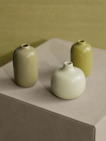 <p><span style="font-size: small;"><strong>BLOMUS Комплект от 3 вази CEOLA </strong></span><br />&bull; <strong>Размери: <br /></strong>- &Oslash; 8 х 8 см<br />-&nbsp;&Oslash; 5,5 х 9 см<br />-&nbsp;&Oslash; 6 х 10 см<br /><strong>&bull; Цвят:</strong>&nbsp;три нюанса на синьо<br />&bull;<strong> Материал:</strong>&nbsp;керамика<br /><strong>&bull; Ръчно измиване</strong><br /><strong>&bull; Производител:</strong> BLOMUS, Германия <br /><em><strong>DESIGN:</strong>&nbsp;<strong>Frederike Martens</strong></em></p><br />Марка: BLOMUS <br />Модел: BLOMUS 64827<br />Доставка: 2-4 работни дни<br />Гаранция: 2 години