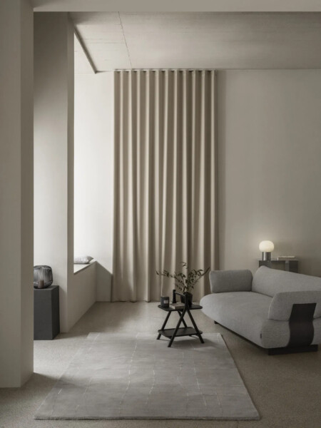 <p><span style="font-size: small;"><strong>BLOMUS Помощна маса ETA </strong></span><br />&bull; <strong>Размери:</strong>&nbsp;36 х 46 х 58 см<br /> &bull; <strong>Тегло: </strong>4,6 кг<br /><strong>&bull; Цвят:</strong>&nbsp;дърво<br /><strong>&bull; А-образна форма</strong><br /> &bull;<strong> Материал:</strong>&nbsp;естествен дъб<br /><strong>&bull; Производител:</strong> BLOMUS, Германия <br /><em><strong>DESIGN:</strong>&nbsp;<strong>Anton Björsing</strong></em></p><br />Марка: BLOMUS <br />Модел: BLOMUS 68362<br />Доставка: 2-4 работни дни<br />Гаранция: 2 години