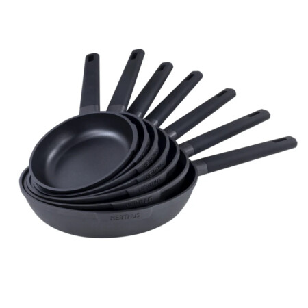 <p><strong>Nerthus Индукционен тиган - &Oslash; 22 см.</strong><br /><strong>&bull; Подходящ за пържене и печене<br /></strong><strong>&bull;&nbsp;Материал:</strong>&nbsp;лят алуминий<br /><strong>&bull;&nbsp;Покритие:</strong>&nbsp;Незалепващо покритие<strong>&nbsp;Quantanium,</strong>&nbsp;подсилено с титаниеви частици<br /><strong>&bull;&nbsp;Диаметър:</strong>&nbsp;&Oslash; 22 см.<br /><strong>&bull;&nbsp;Височина:</strong>&nbsp;5,5 см.<br /><strong>&bull; Вместимост:</strong>&nbsp;1,65 л.<br /><strong>&bull;&nbsp;Тегло:</strong>&nbsp;0,770 кг.<br /><strong>&bull;&nbsp;Без капак<br /></strong><strong><strong>Производител:&nbsp;Vin Bouquet, Испания<br /></strong></strong><strong>Подходящ за:</strong></p>
<p><strong><img src="https://www.vip-giftshop.com/media/shema/induction.jpg" alt="" width="202" height="61" /></strong></p><br />Марка: Vin Bouquet <br />Модел: VB FIH 1562<br />Доставка: 2-4 работни дни<br />Гаранция: 2 години