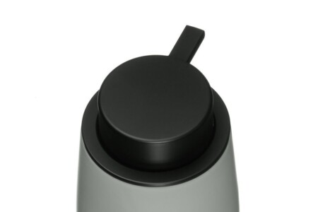 <p><strong>4LIVING Керамичен диспенсър за течен сапун &ldquo;Nova&ldquo; - цвят сив - 350 мл.</strong><br /><strong>&bull;&nbsp;Материал:</strong><span>&nbsp;керамика</span><br /><strong>&bull; Цвят:</strong><span>&nbsp;сив</span><br /><strong>&bull; Размери:</strong><span>&nbsp;9 х 9,5 х 13 см.</span><br /><strong>&bull;&nbsp;Тегло:&nbsp;</strong><span>0,300 кг.</span><br /><strong>&bull; Вместимост:</strong><span>&nbsp;0,350 л.</span><br /><strong>Производител: Tammer Brands/ Финландия</strong></p><br />Марка: 4LIVING <br />Модел: TB 4Living 642695<br />Доставка: 2-4 работни дни<br />Гаранция: 2 години