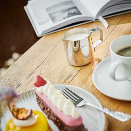 <p><span style="font-size: small;"><strong>GEFU Каничка за мляко &ldquo;BARISTA&ldquo;</strong></span><br /><strong>&bull; Тънък е удобен чучур за прецизно изливане</strong><br /><strong>&bull; Подходяща за котлон</strong><br /><strong>&bull; Вместимост:</strong> 150 мл<br /><strong>&bull; Размери:</strong> 9 х 6 х 6 см (ДхШхВ)<br /><strong>&bull; Тегло:</strong> 0,08 кг<br /><strong>&bull; Материал:</strong> висококачествена неръждаема стомана<br /><strong>&bull; Подходяща за съдомиялна машина</strong><br /><strong>Производител: GEFU / Германия</strong></p><br />Марка: GEFU - GERMANY <br />Модел: GEFU 33709<br />Доставка: 2-4 работни дни<br />Гаранция: 2 години