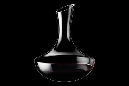 <p><strong>MAKU Гарафа / Декантер за вино</strong><br /><strong>&bull;&nbsp;Материал:</strong><span>&nbsp;кристално стъкло<br /></span><strong>&bull; Размер на поставката:&nbsp;</strong>&Oslash; 20,5 х 26 см<br /><strong>&bull; Тегло:</strong> 0,67 кг<strong><br />&bull; Размери на опаковката:</strong><span>&nbsp;21,5 х 21,5 х 27,5 см.<br /></span><strong>&bull;&nbsp;Тегло с опаковката:&nbsp;</strong><span>0,85 кг.<br /><strong>&bull; Препоръчва се ръчно измиване<br /></strong></span><strong>Производител: Tammer Brands/ Финландия</strong></p><br />Марка: MAKU <br />Модел: TB MAKU 656154<br />Доставка: 2-4 работни дни<br />Гаранция: 2 години